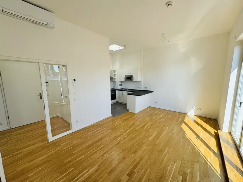 Historische Mauern, moderner Komfort: 2-Zimmer-Wohnung an der Spree — photo 1